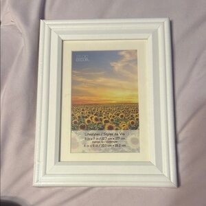 NEW. Sealed Studio Decor Classic White Frame 5x 7 matted to 4x6